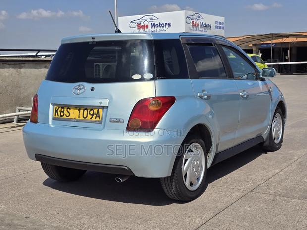 Toyota IST 2005 Blue