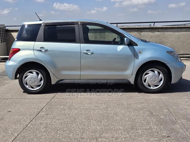 Toyota IST 2005 Blue