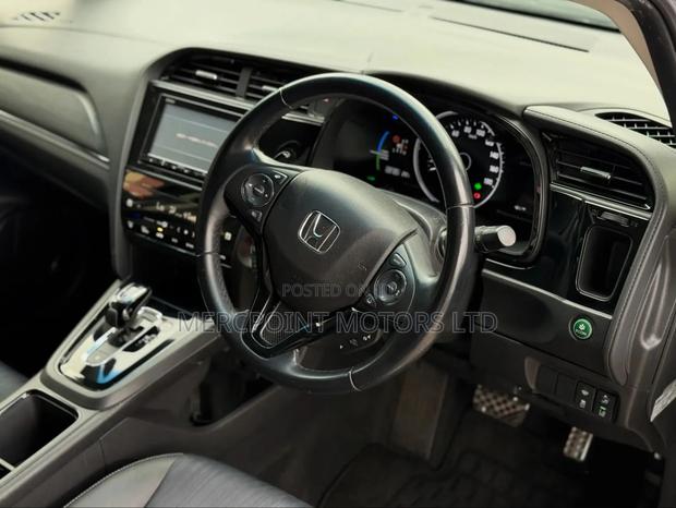 Honda Shuttle 2019 Gray