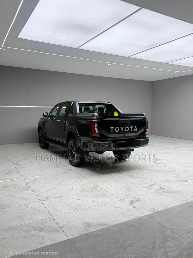 New Toyota Hilux Black Edition 2026 Black