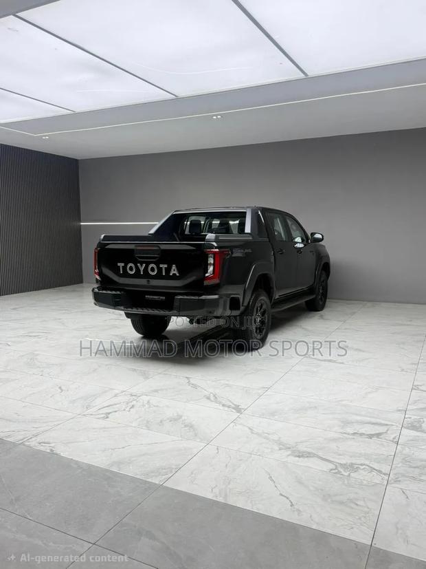 New Toyota Hilux Black Edition 2026 Black