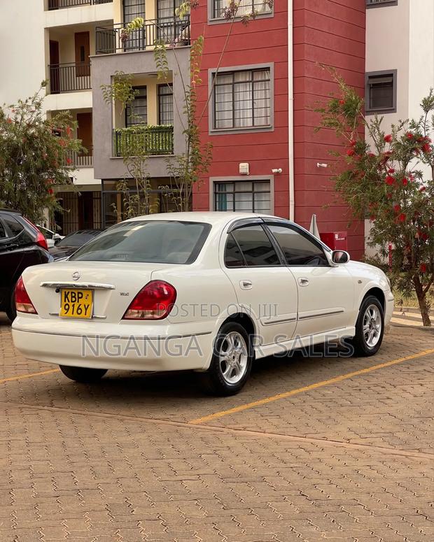 Nissan Bluebird 2005 White