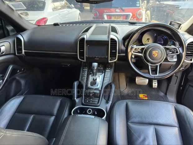 Porsche Cayenne 2016 Matt Black