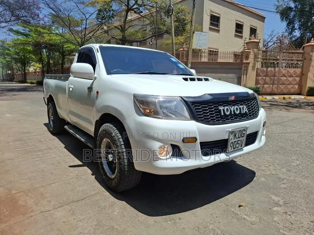 Toyota Hilux 2015