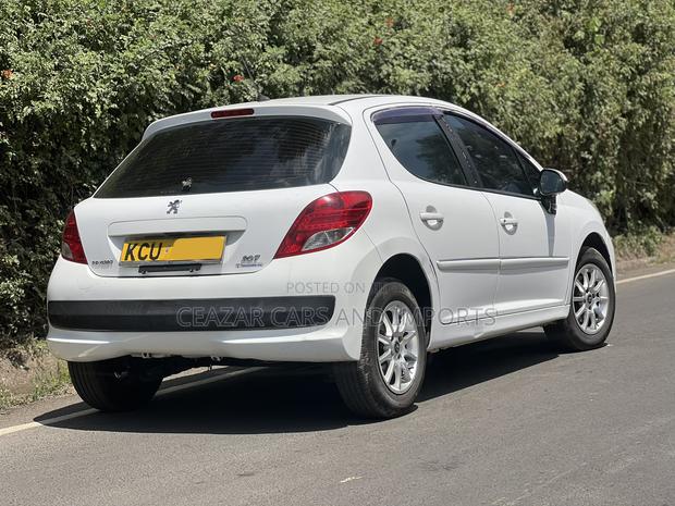 Peugeot 207 CC 1.6 VTi 2012 White