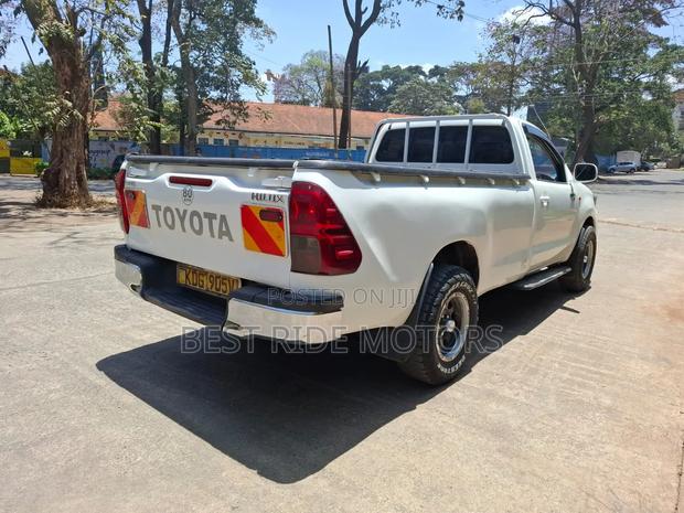 Toyota Hilux 2015