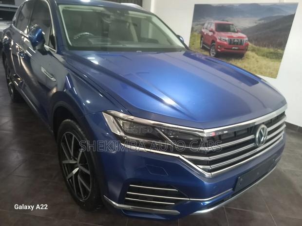 Volkswagen Touareg 2020 Blue