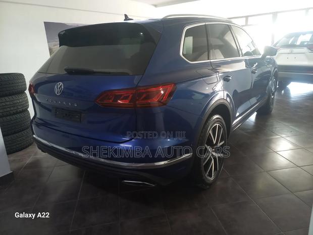 Volkswagen Touareg 2020 Blue
