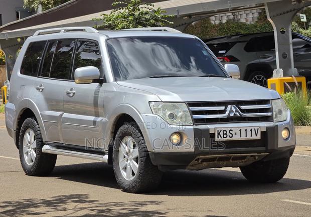 Mitsubishi Pajero 2005 Silver