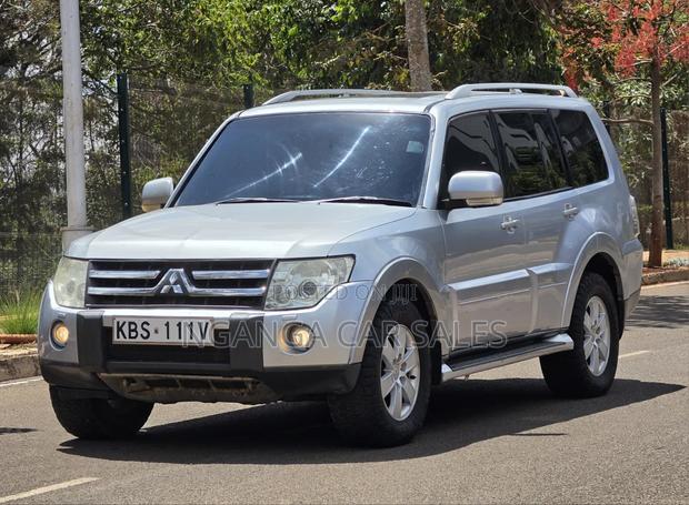 Mitsubishi Pajero 2005 Silver