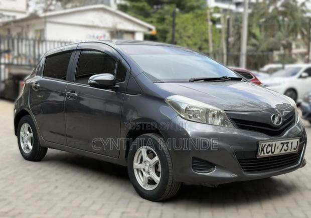 Toyota Vitz 2013 Gray