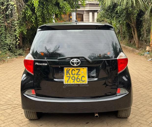 Toyota Ractis 1.5 AWD 2013 Black