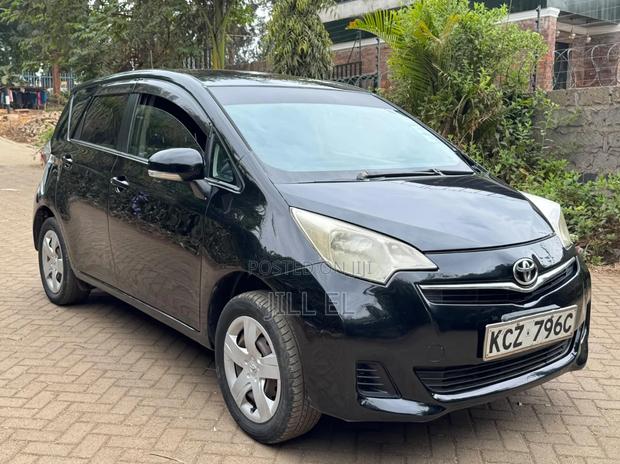 Toyota Ractis 1.5 AWD 2013 Black