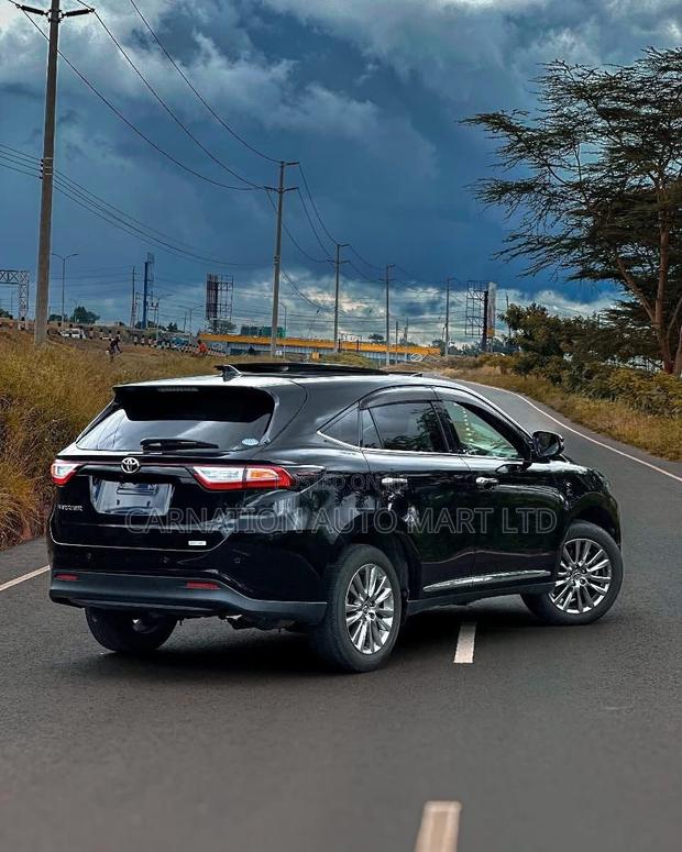 Toyota Harrier 2.0 2018 Black