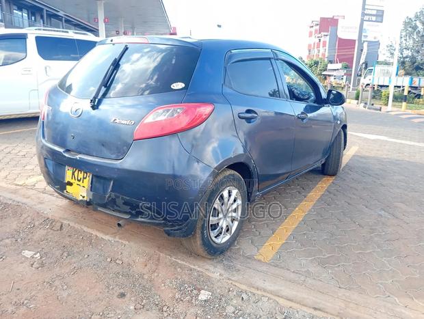 Mazda Demio 2011 Blue