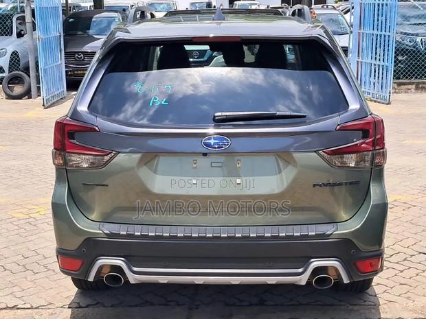 Subaru Forester Premium 2021 Gray