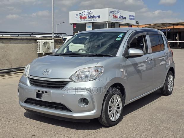Toyota Passo 1.0 FWD 2019 Silver