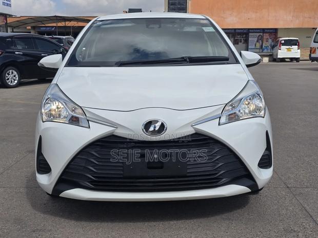 Toyota Vitz 1.0 FWD 5dr 2019 White
