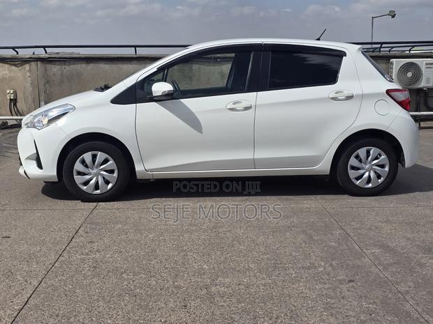 Toyota Vitz 1.0 FWD 5dr 2019 White