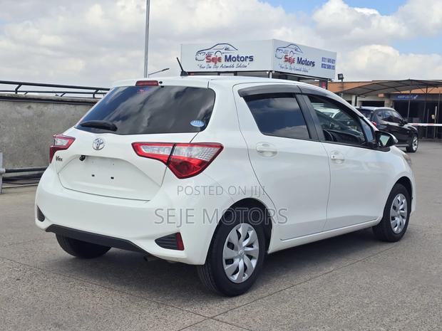 Toyota Vitz 1.0 FWD 5dr 2019 White