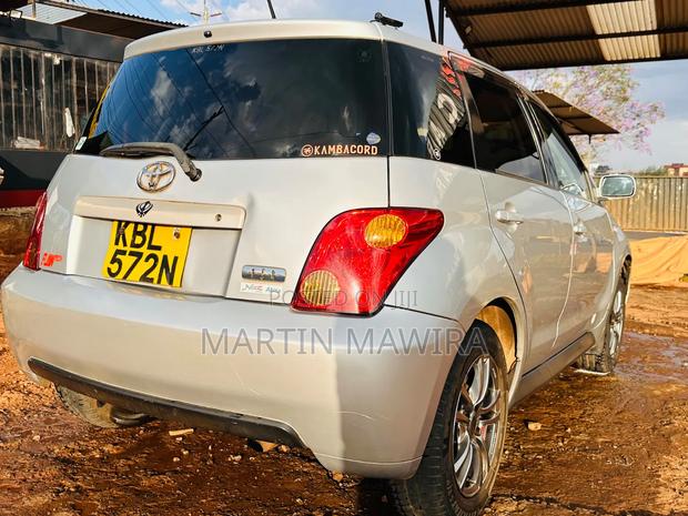 Toyota IST 2004 Silver