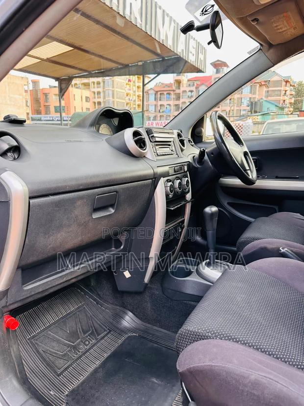 Toyota IST 2004 Silver