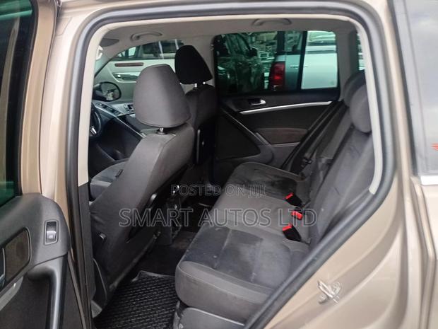 Volkswagen Tiguan 2012 Beige