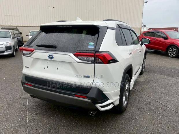 Toyota RAV4 Adventure 2019 White