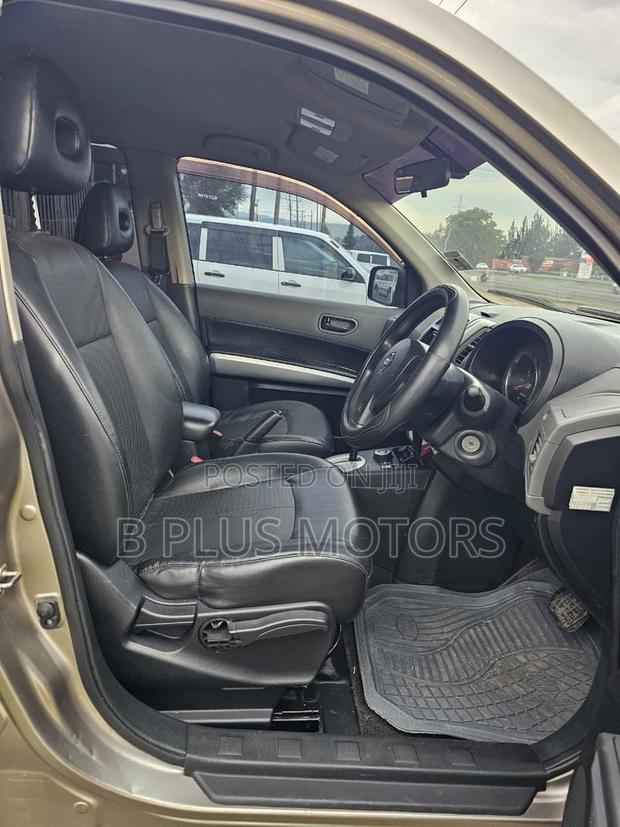 Nissan X-Trail 2010 Gray