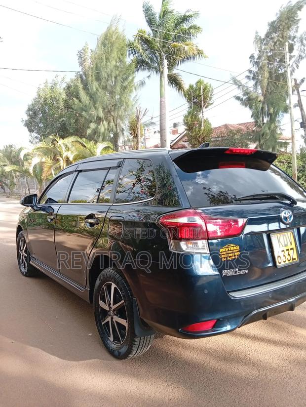 Toyota Corolla Fielder 1.5 Hybrid FWD 2019 Blue