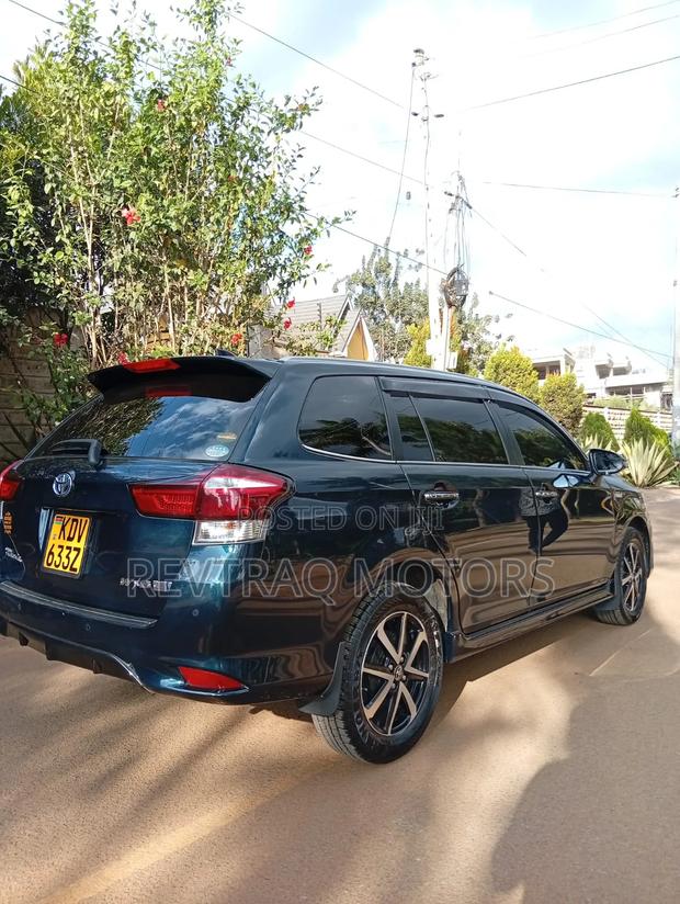 Toyota Corolla Fielder 1.5 Hybrid FWD 2019 Blue