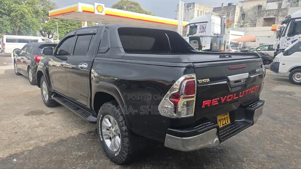 Toyota Hilux Revo Double Cab Deisel 2.8 RWD 2016 Black