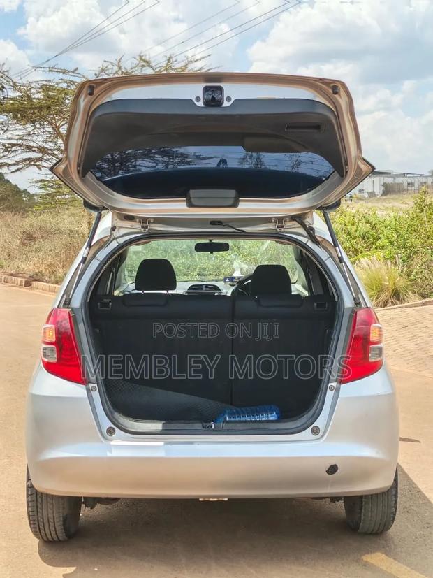 Honda Fit Automatic 2010 Silver