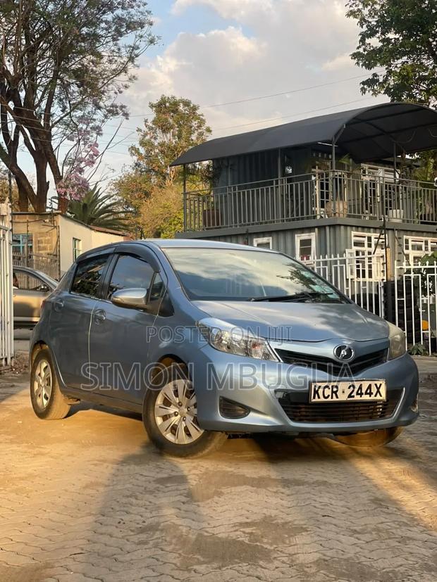 Toyota Vitz 2011 Blue