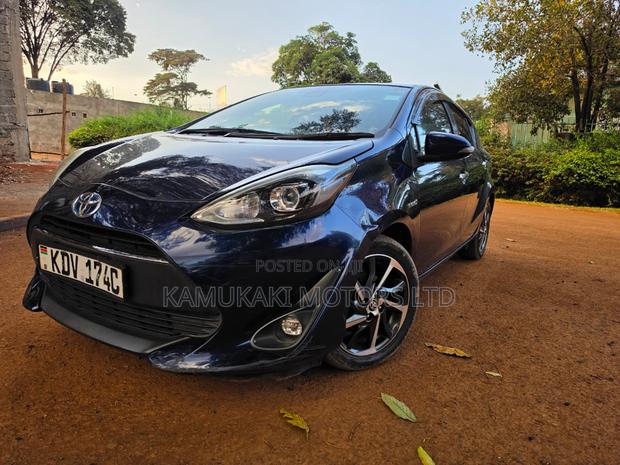 Toyota Aqua 2018 Blue