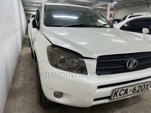 Toyota RAV4 2013 White