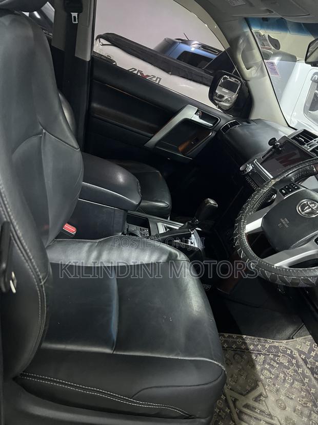 Toyota Land Cruiser Prado 2014