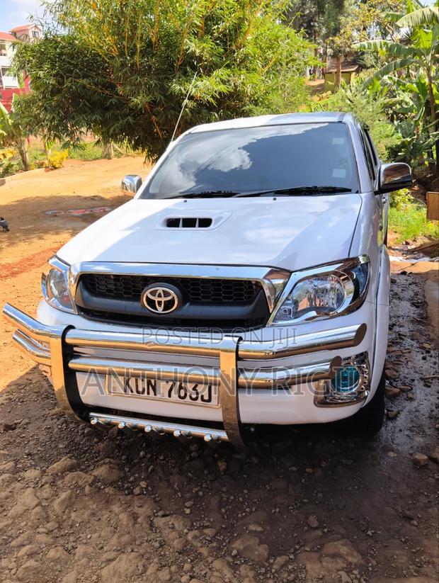 Toyota Hilux 2.5 D-4D SRX 2010 White