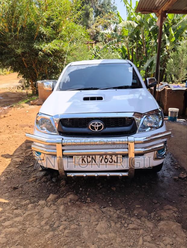 Toyota Hilux 2.5 D-4D SRX 2010 White