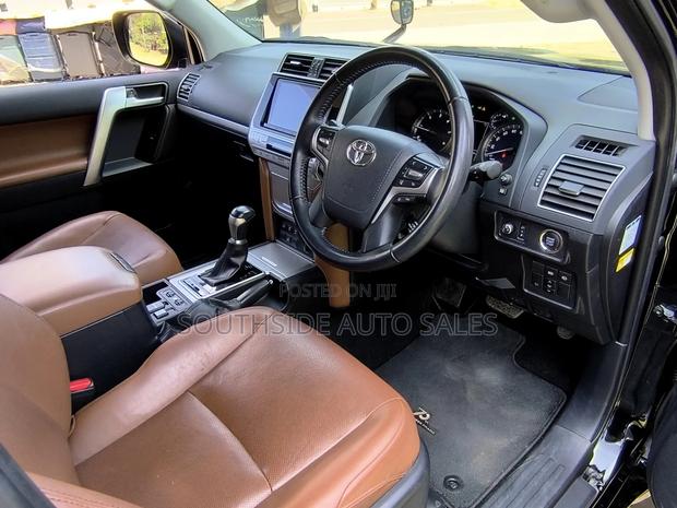 Toyota Land Cruiser Prado 2.8 2022 Black