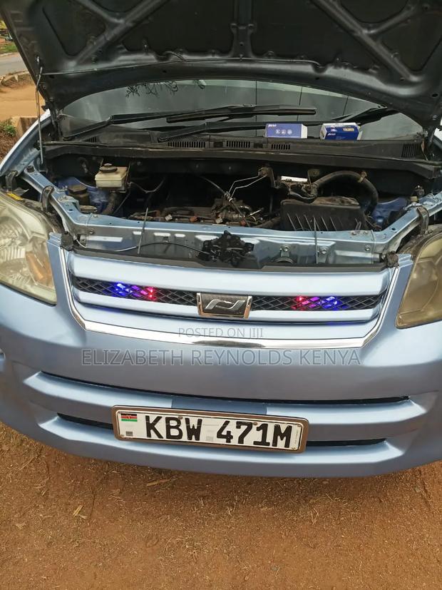 Toyota Noah 2.0 AWD (8 Seater) 2006 Blue