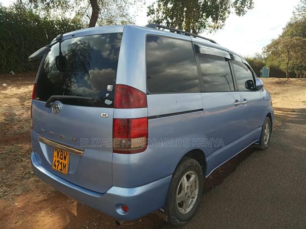 Toyota Noah 2.0 AWD (8 Seater) 2006 Blue