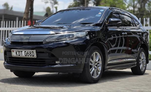 Toyota Harrier 2.0 2017 Matt Black