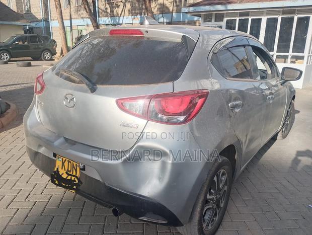 Mazda Demio 2016 Silver