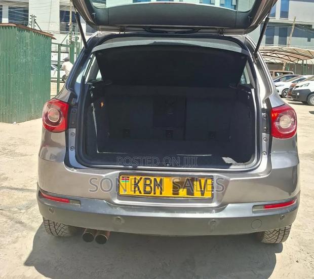 Volkswagen Tiguan SE 4Motion 2010 Silver