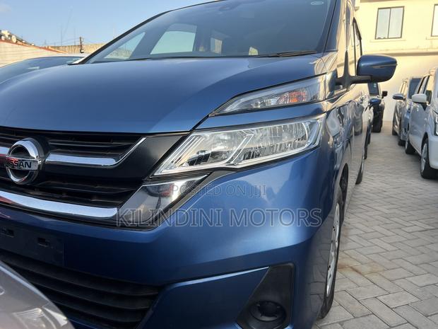 Nissan Serena 2019 Blue
