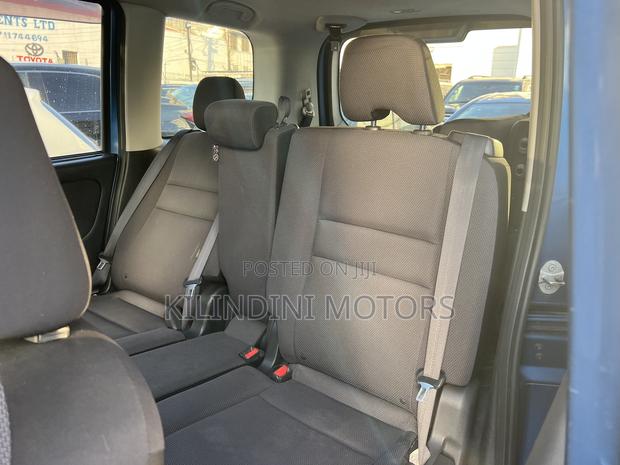 Nissan Serena 2019 Blue