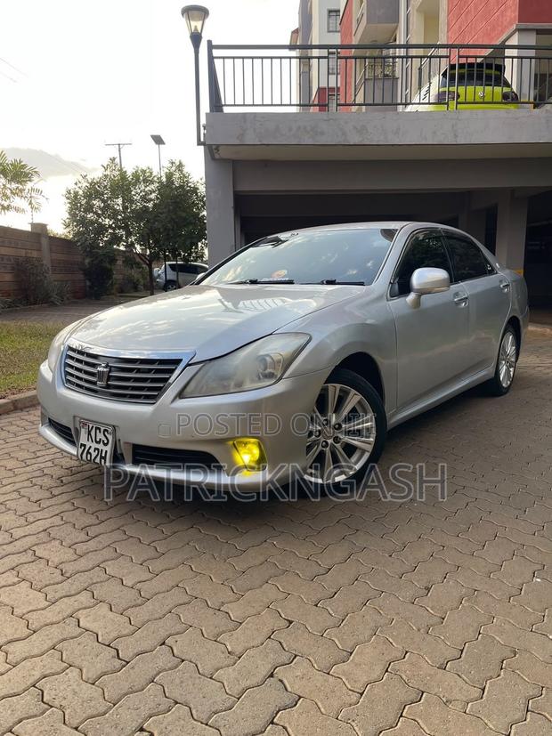 Toyota Crown 2011 Silver