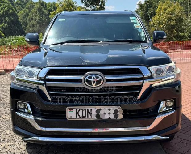 Toyota Land Cruiser 4.6 V8 ZX 2016 Black