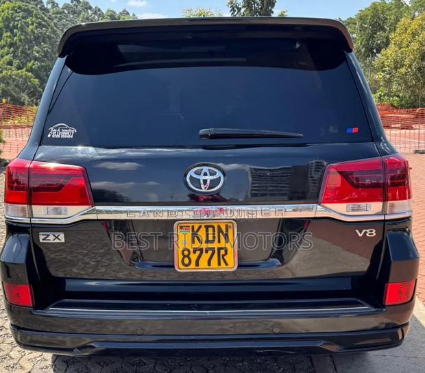 Toyota Land Cruiser 4.6 V8 ZX 2015 Black